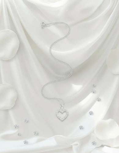 Collar Elegante Plata Con Dije Corazón Alrededor Circonitas Plateado