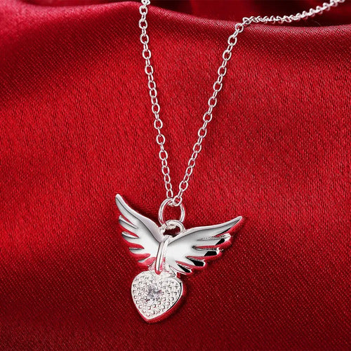 Collar Con Colgante De Alas De Corazón Para Mujer, De Plata  Plateado