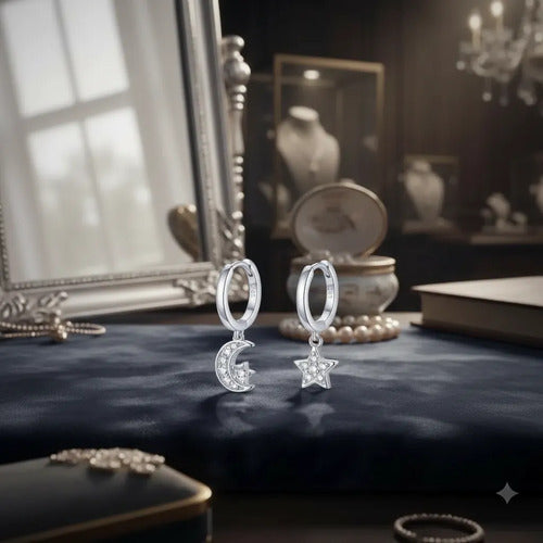 Huggie De Estrella Y Luna Con Circonitas De Plata 925 Plateado