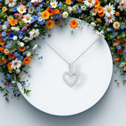 Collar Elegante Plata Con Dije Corazón Alrededor Circonitas Plateado